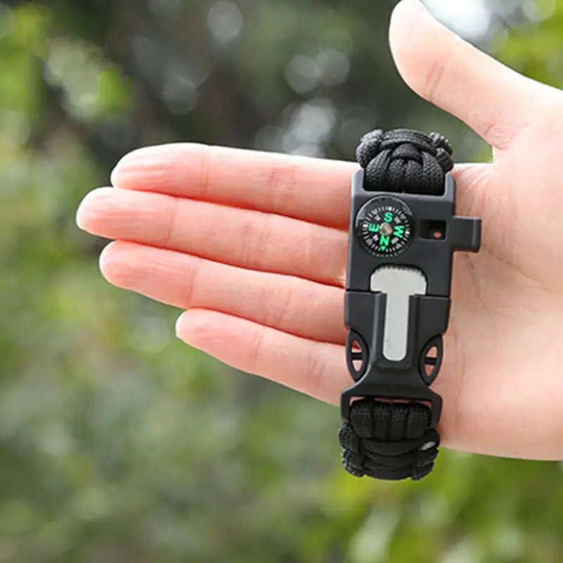 5-i-1 Survival Armbånd – Altid klar på turen