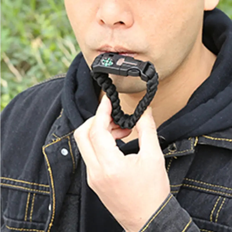 5-i-1 Survival Armbånd – Altid klar på turen